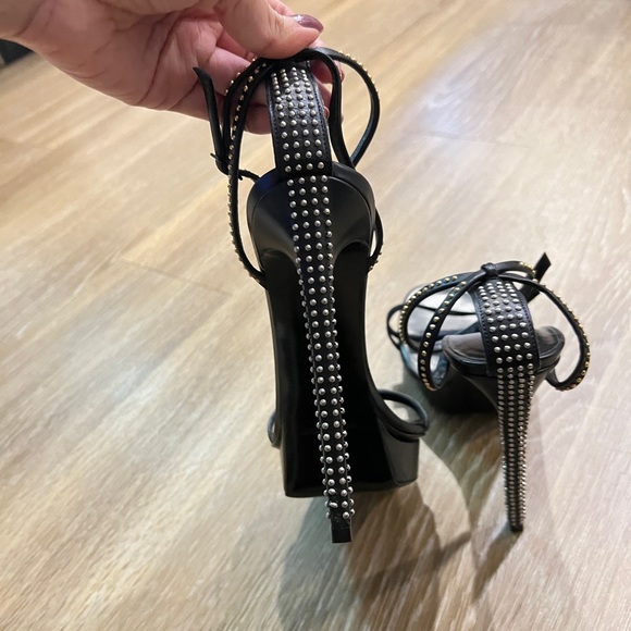 Saint Laurent : Jane Ankle Strap Heels - Picture 4 of 11